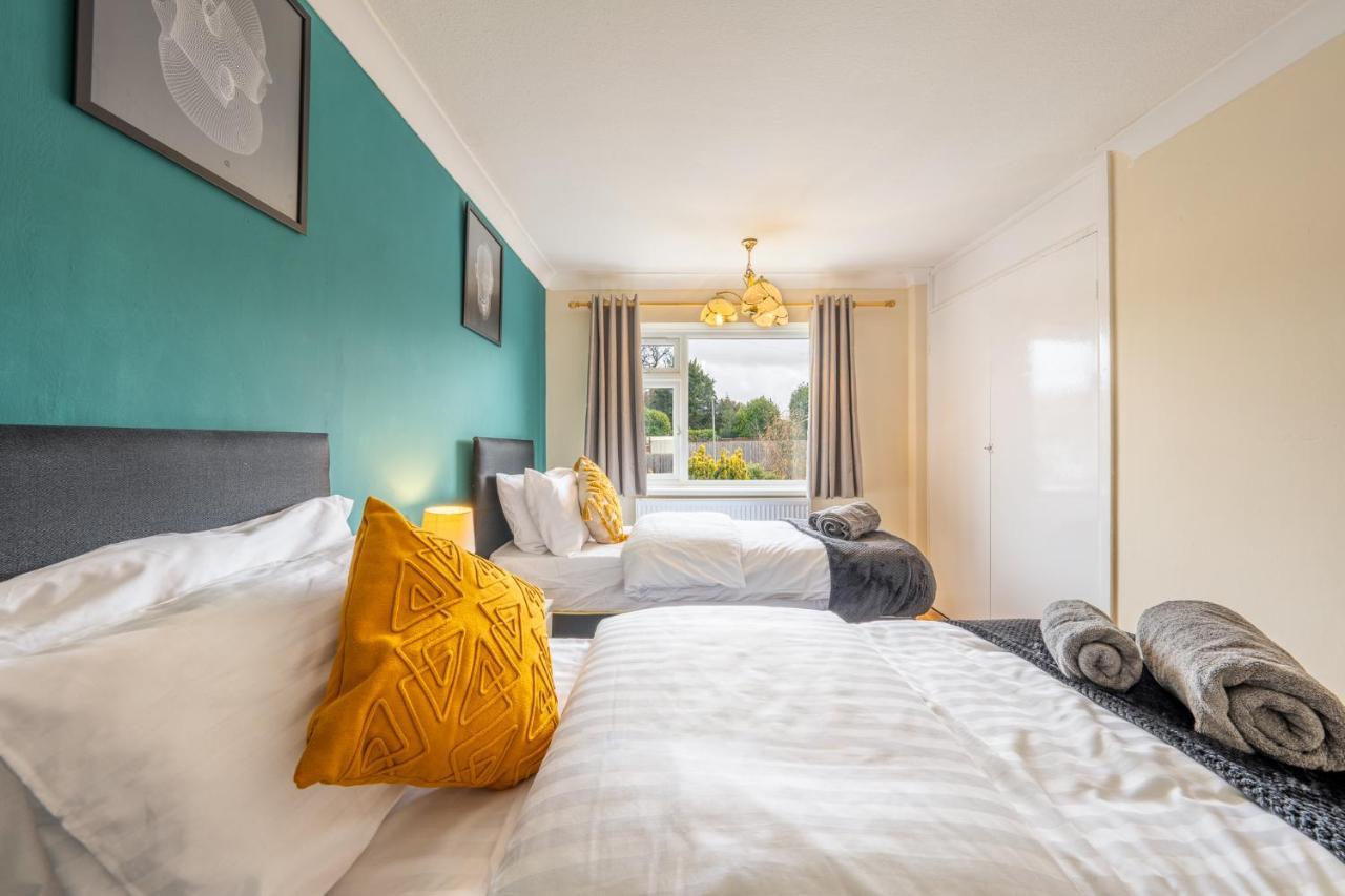 Pierocks Carver Entire House, Hot Tub & Wifi ไฮวิคัมบ์ ภายนอก รูปภาพ
