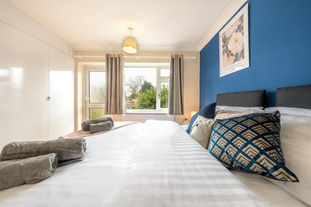 Pierocks Carver Entire House, Hot Tub & Wifi ไฮวิคัมบ์ ภายนอก รูปภาพ